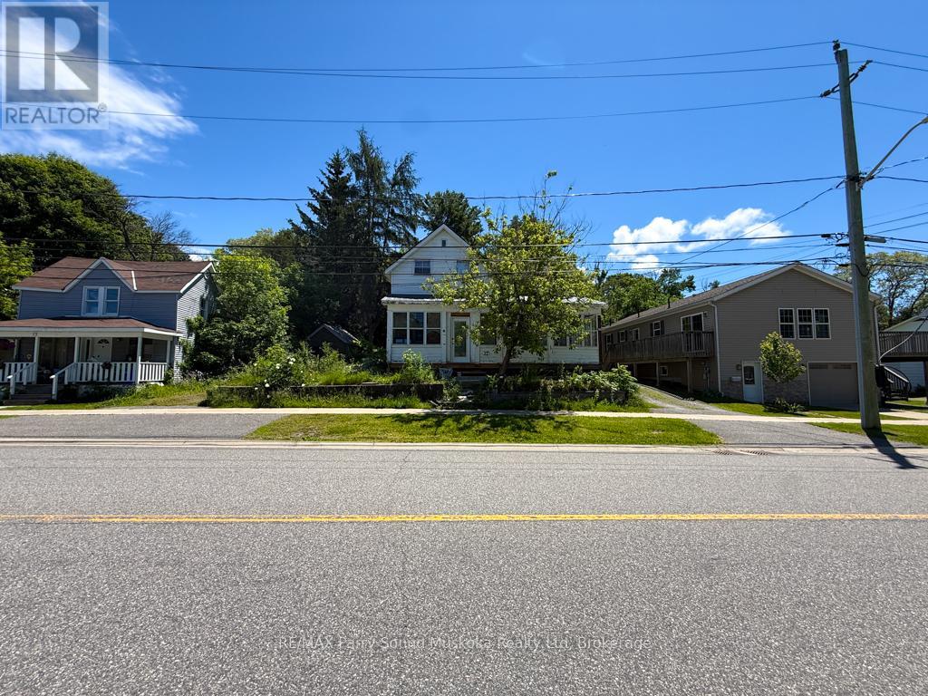 17 Wakefield Street, Parry Sound, Ontario  P2A 2V2 - Photo 3 - X13557902