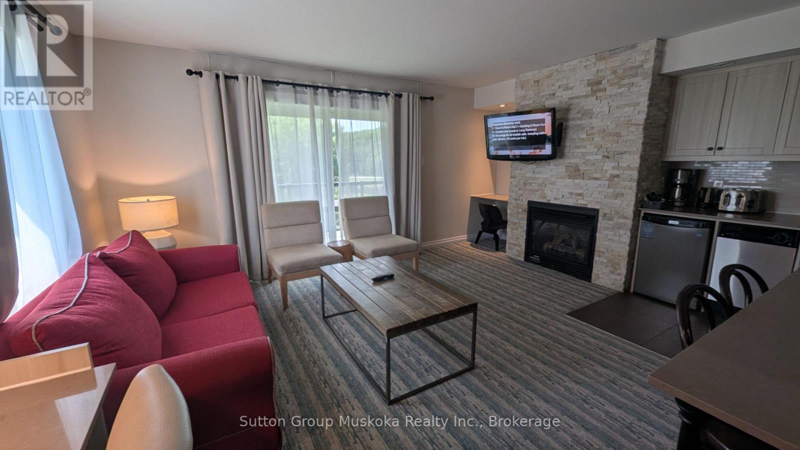 54-203 - 54-203 Deerhurst Drive, Huntsville, Ontario  P1H 2E8 - Photo 1 - X13562246