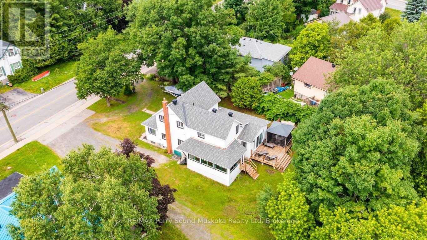 6 Prospect Street, Parry Sound, Ontario  P2A 2B6 - Photo 1 - X13562334