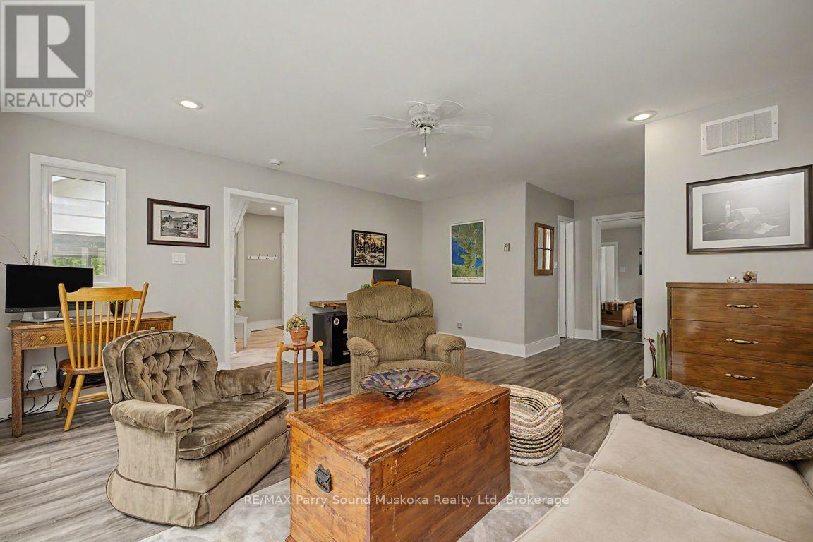 6 Prospect Street, Parry Sound, Ontario  P2A 2B6 - Photo 18 - X13562334