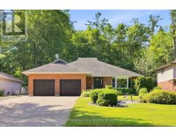 8 PALMER COURT, Bracebridge, Ontario