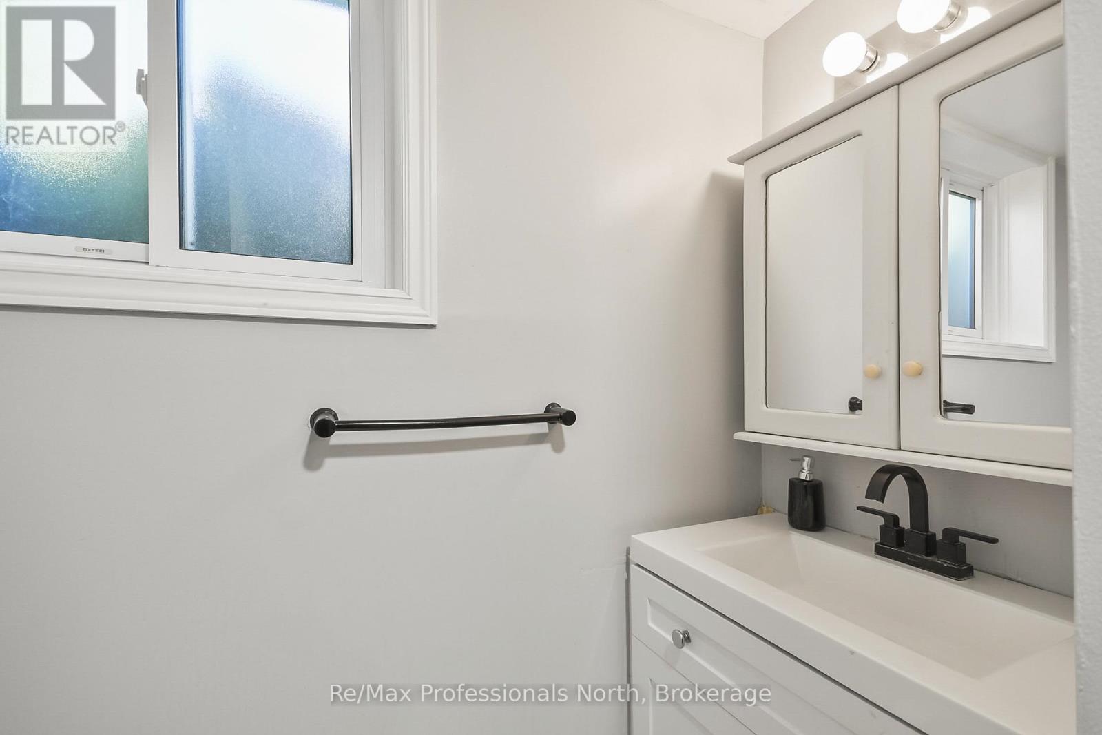 110 Fraser Street, Gravenhurst, Ontario  P1P 1C9 - Photo 25 - X13565408