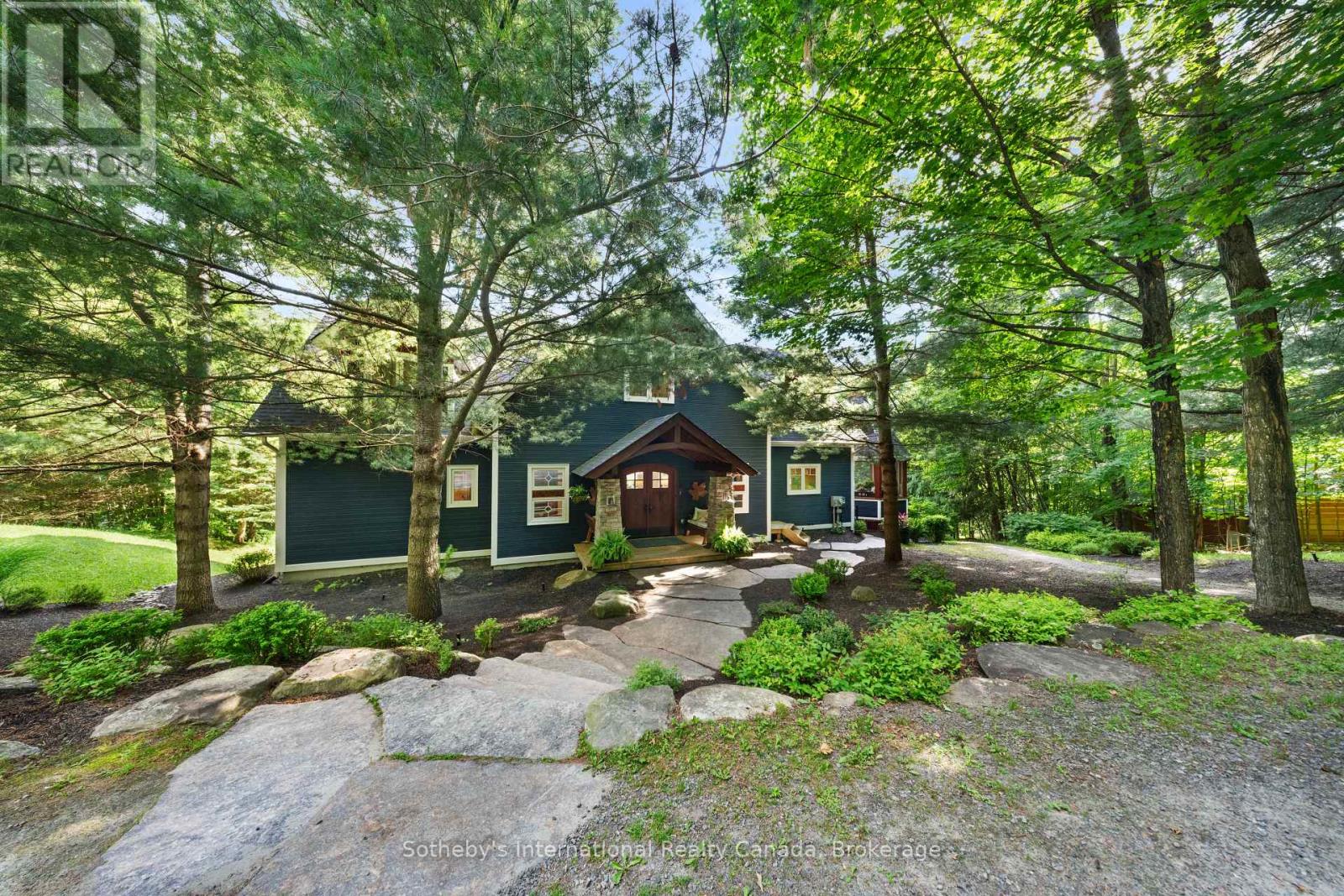 743 Skyhills Road, Huntsville, Ontario  P1H 2N5 - Photo 2 - X13569560