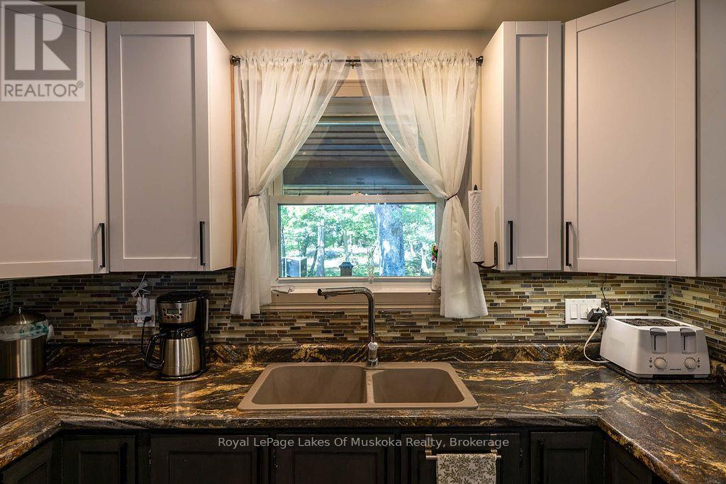 1075 Leonard Lake 2 Road, Muskoka Lakes, Ontario  P1L 0M5 - Photo 11 - X13570720