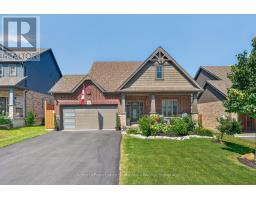 11 BRAESIDE CRESCENT, Huntsville, Ontario