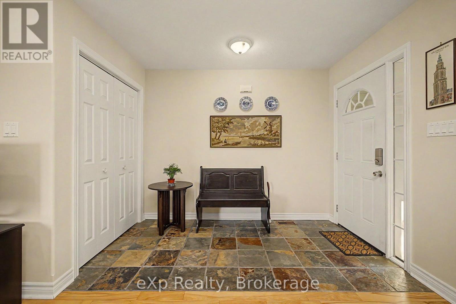 2 Mann Avenue N, Parry Sound, Ontario  P2A 2H3 - Photo 3 - X13573636