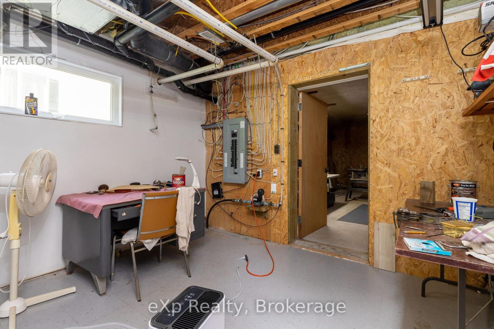 2 Mann Avenue N, Parry Sound, Ontario  P2A 2H3 - Photo 30 - X13573636