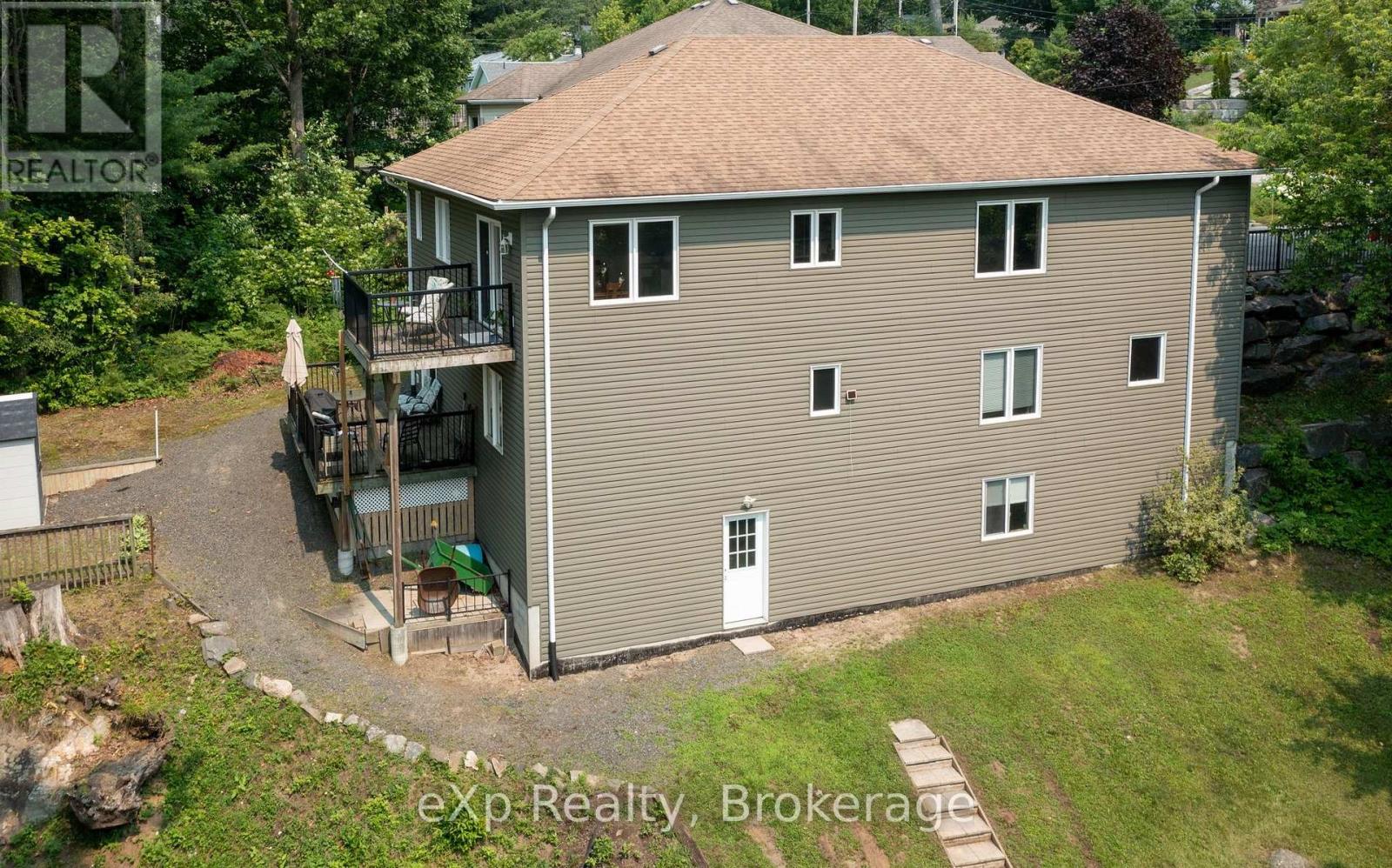 2 Mann Avenue N, Parry Sound, Ontario  P2A 2H3 - Photo 34 - X13573636