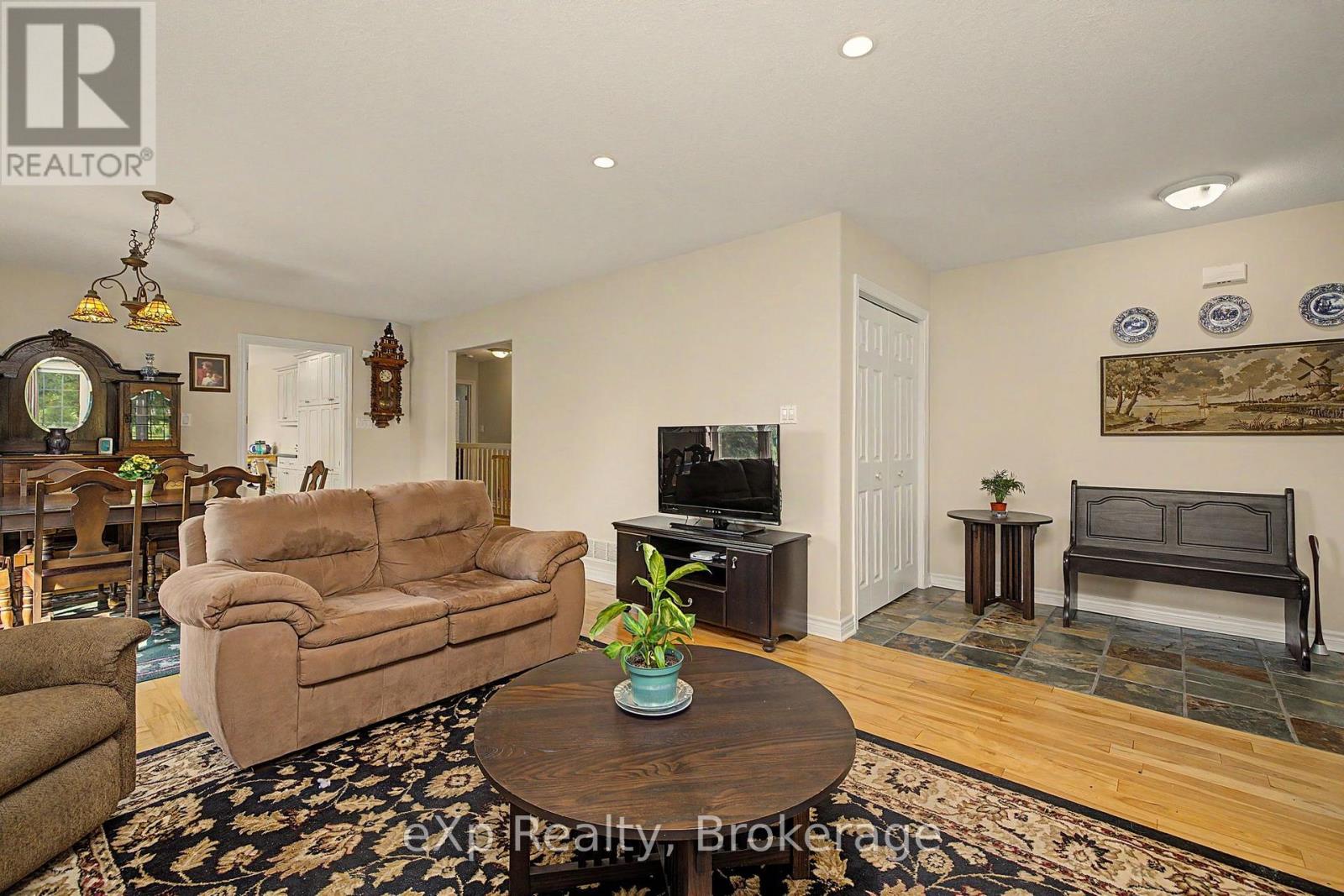 2 Mann Avenue N, Parry Sound, Ontario  P2A 2H3 - Photo 5 - X13573636