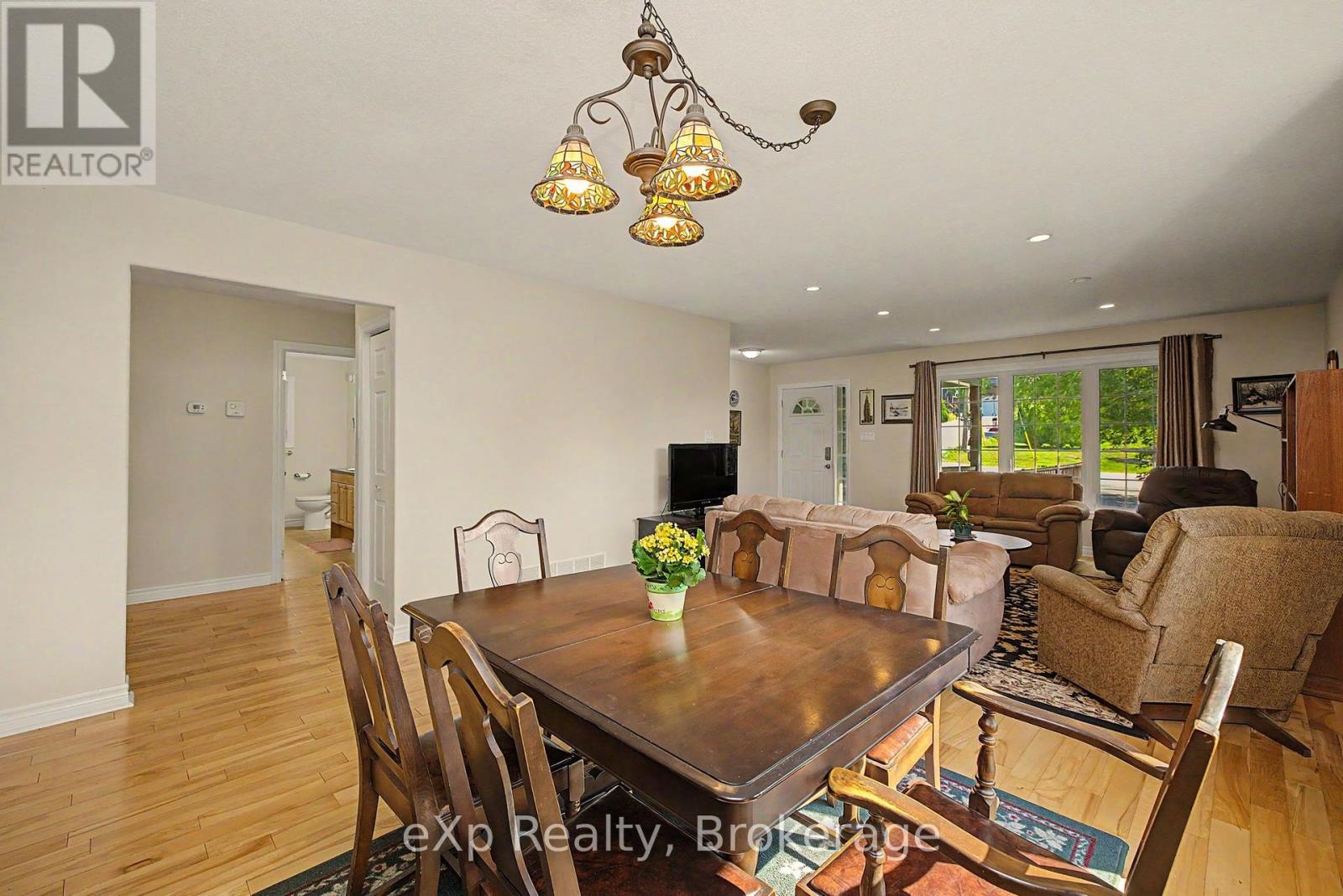 2 Mann Avenue N, Parry Sound, Ontario  P2A 2H3 - Photo 8 - X13573636