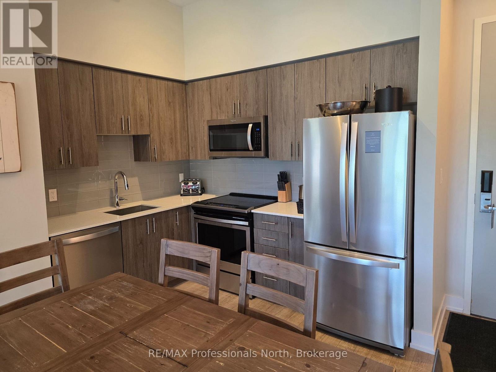 017 - 25 Penn Lake Point Road, Huntsville, Ontario  P1H 1A9 - Photo 2 - X13575276