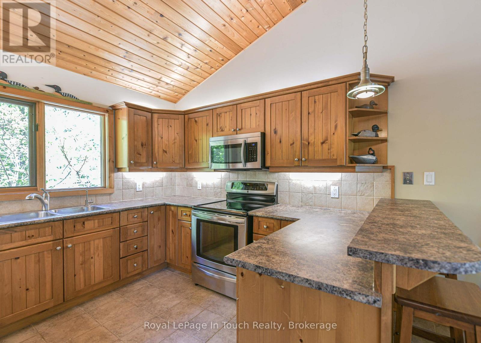 96 Millard Drive, Georgian Bay, Ontario  L0K 1S0 - Photo 13 - X13575774