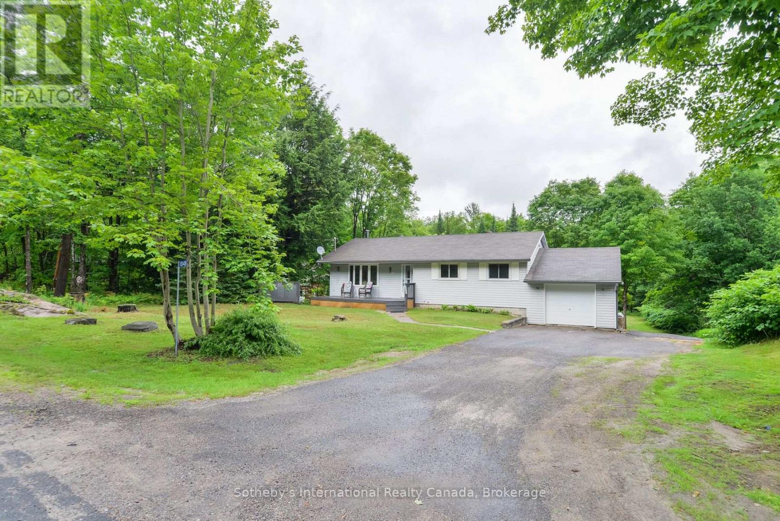 1048 Old Falkenburg Road, Bracebridge, Ontario  P1L 1X4 - Photo 1 - X13576486