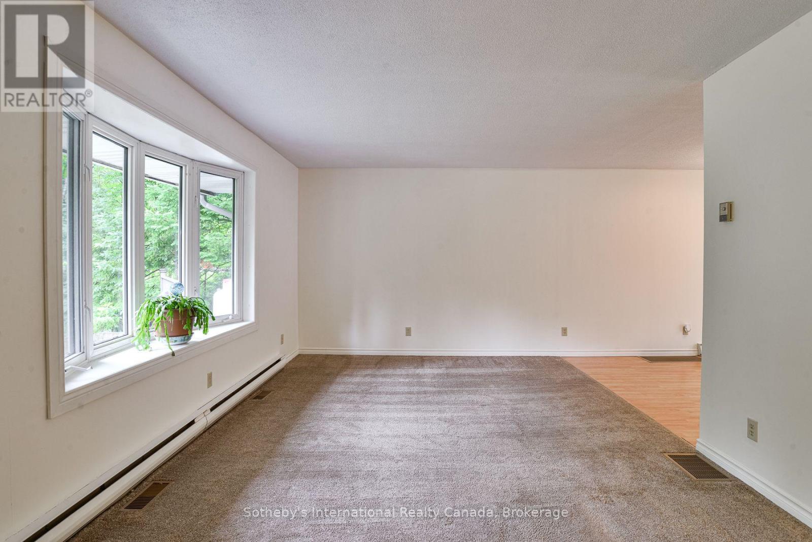 1048 Old Falkenburg Road, Bracebridge, Ontario  P1L 1X4 - Photo 6 - X13576486