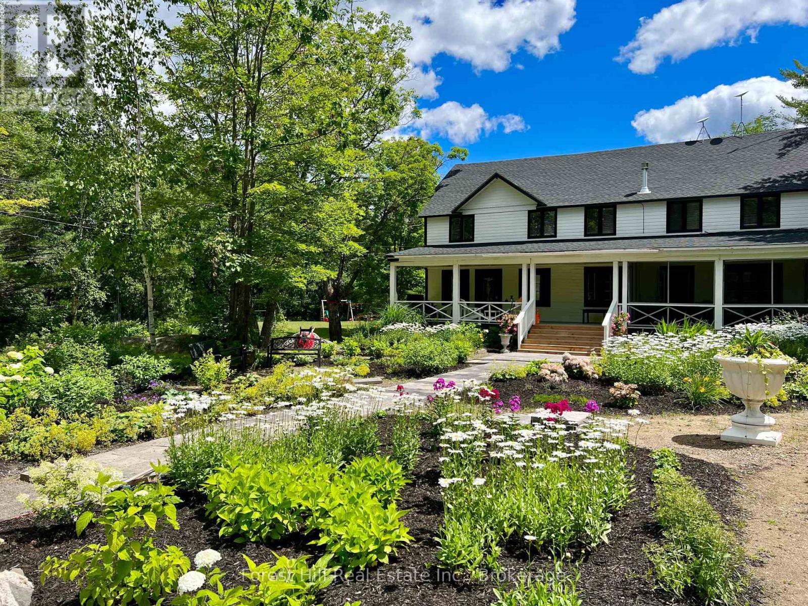 1040 Walker Lake Drive, Lake Of Bays, Ontario  P1H 2J6 - Photo 2 - X13581114
