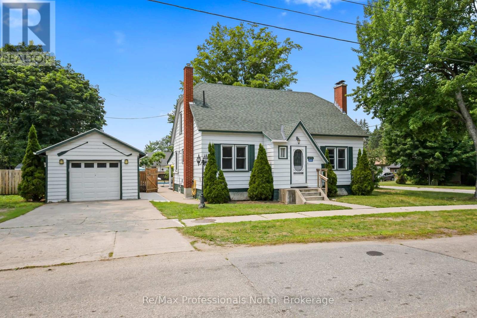 695 John Street N, Gravenhurst, Ontario  P1P 1E6 - Photo 1 - X13582602