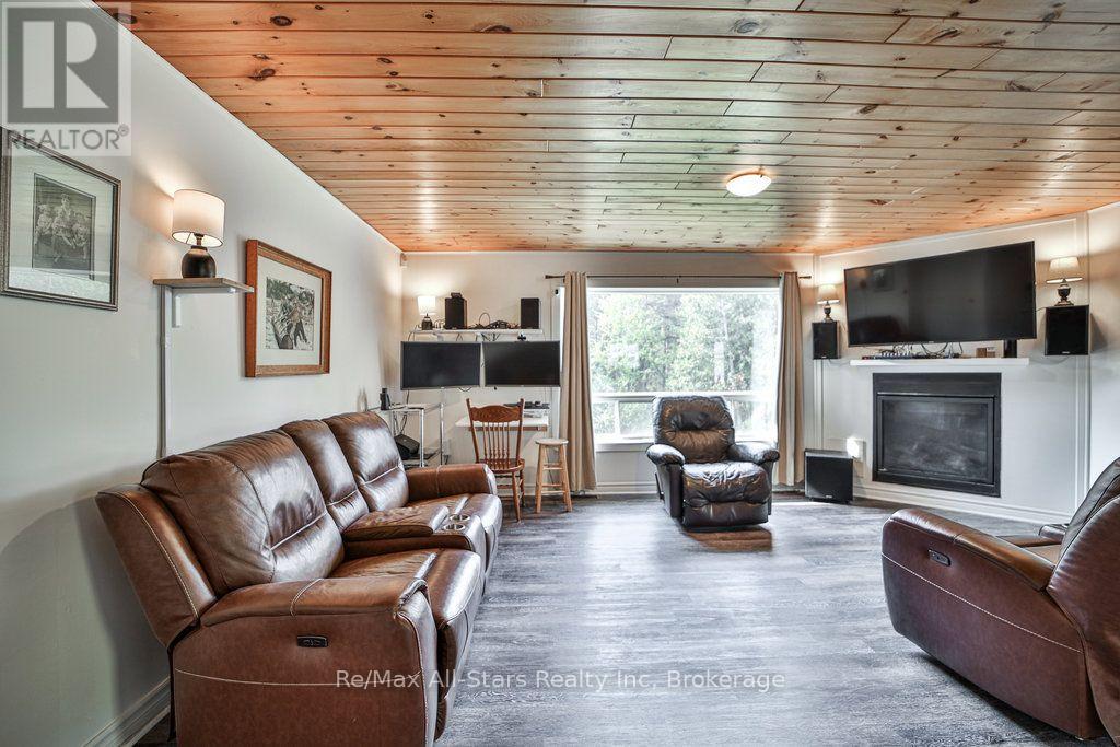 410 Etwell Road, Huntsville, Ontario  P1H 2J2 - Photo 10 - X13584432