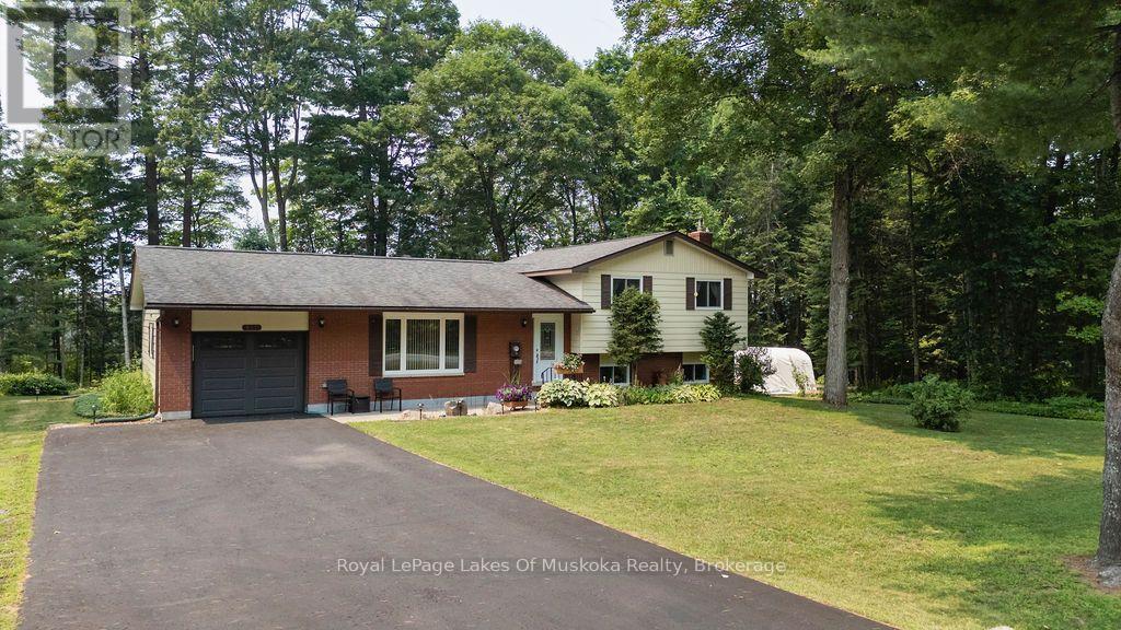 950 Muskoka #3 Road N, Huntsville, Ontario  P1H 1E2 - Photo 1 - X13584438