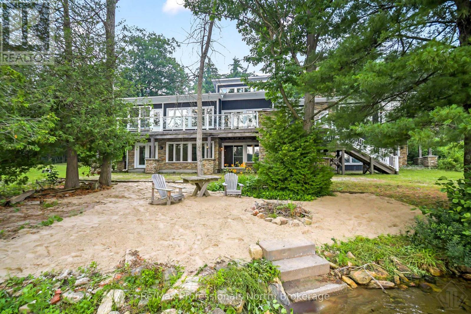 1064 Road 3200, Gravenhurst, Ontario  P1P 0E7 - Photo 1 - X13592564
