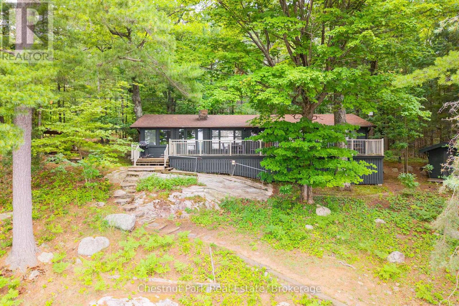 1049 Sagamo Boulevard, Muskoka Lakes, Ontario  P0B 1J0 - Photo 2 - X13595278