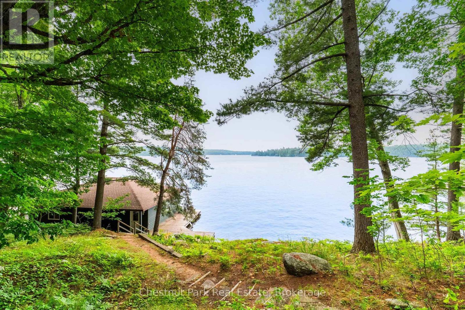 1049 Sagamo Boulevard, Muskoka Lakes, Ontario  P0B 1J0 - Photo 1 - X13595354