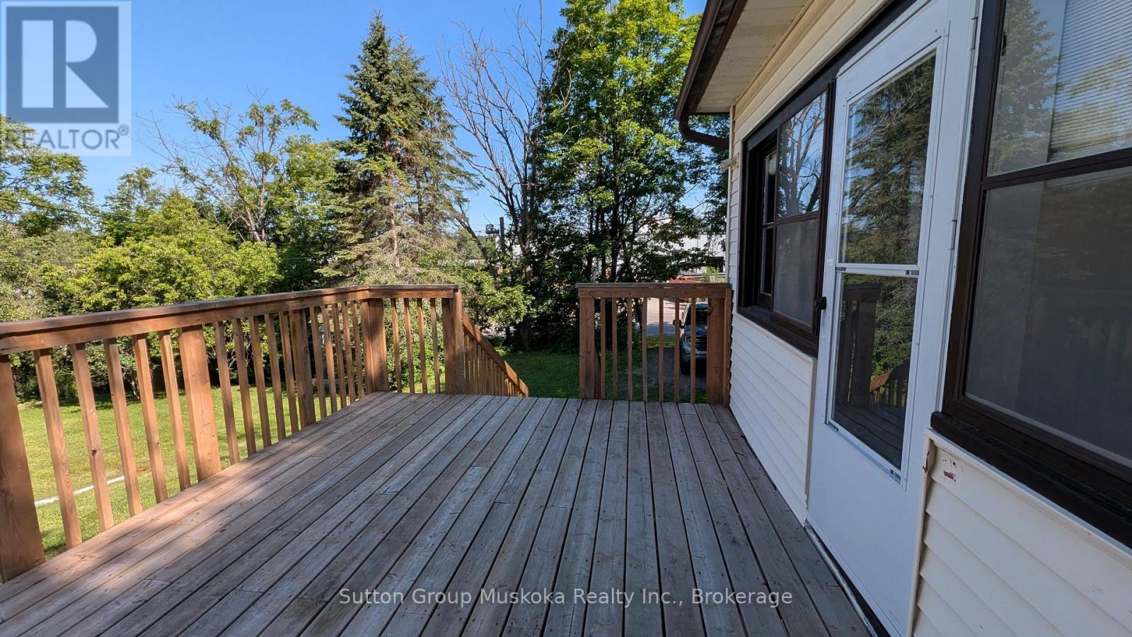 18 Susan Street W, Huntsville, Ontario  P1H 1X4 - Photo 2 - X13596760