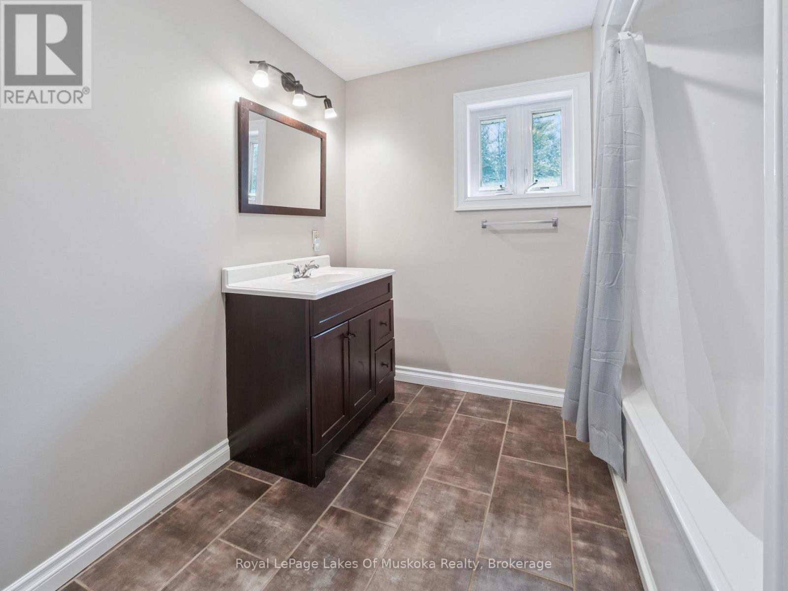 1314 Winhara Road, Gravenhurst, Ontario  P1P 1R1 - Photo 22 - X13599200