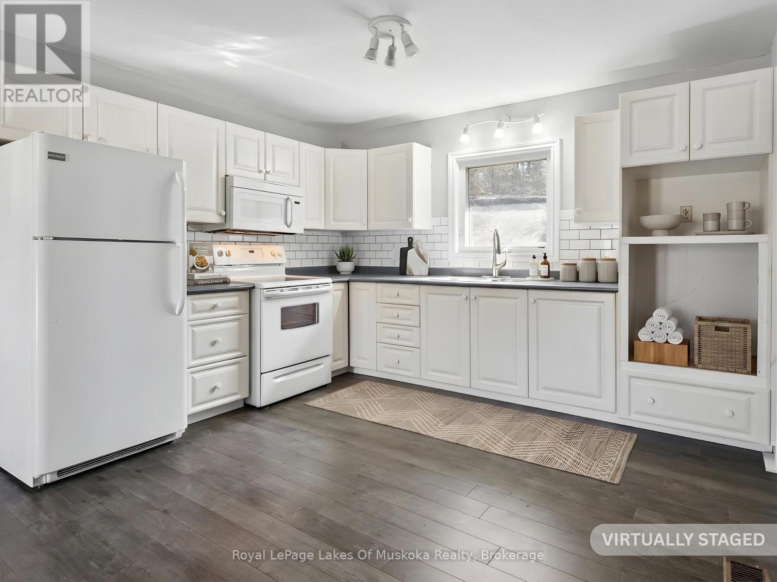 1314 Winhara Road, Gravenhurst, Ontario  P1P 1R1 - Photo 8 - X13599200