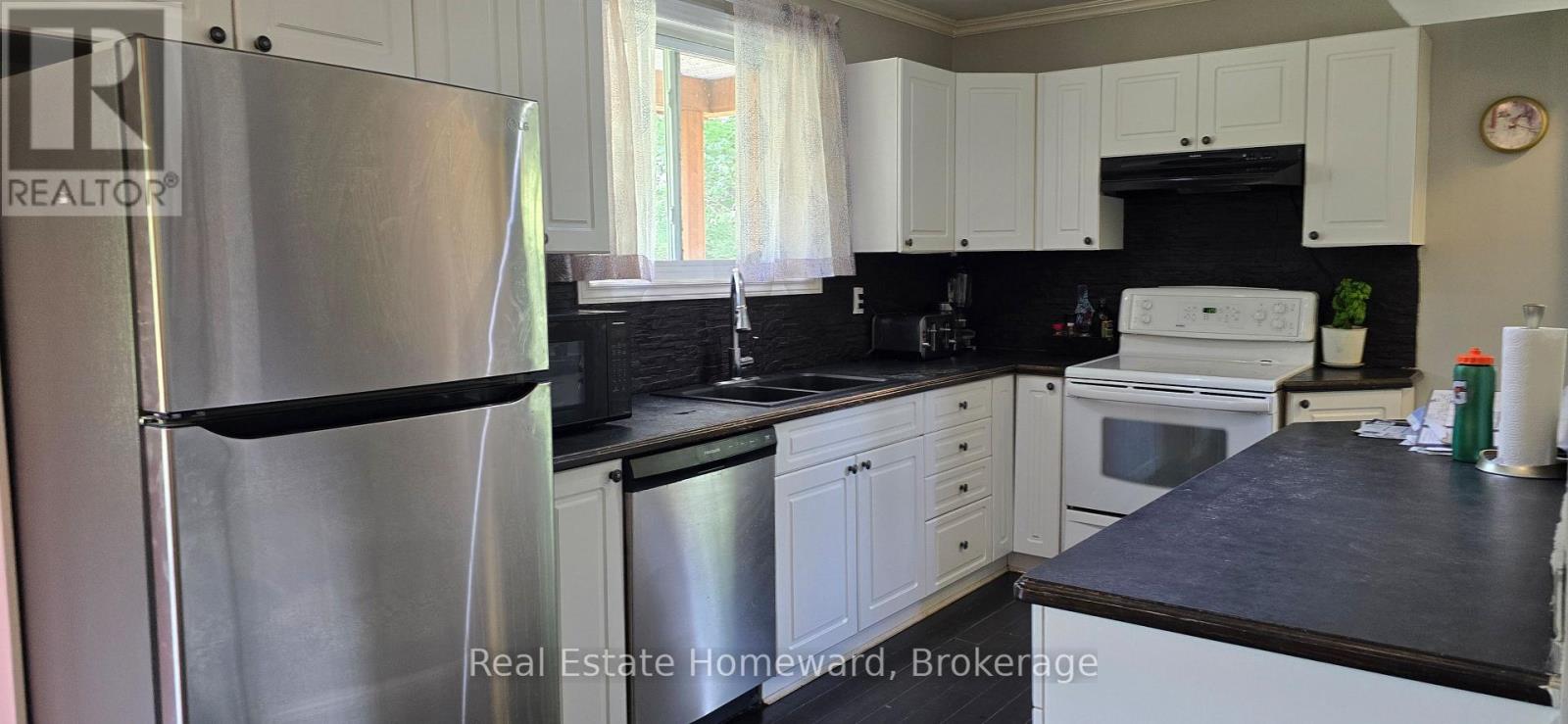 2896 Brunel Road, Huntsville, Ontario  P1H 2J3 - Photo 13 - X13600298