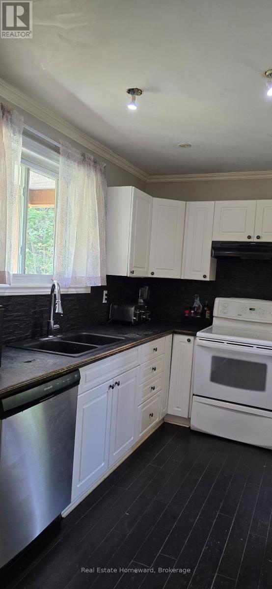 2896 Brunel Road, Huntsville, Ontario  P1H 2J3 - Photo 15 - X13600298