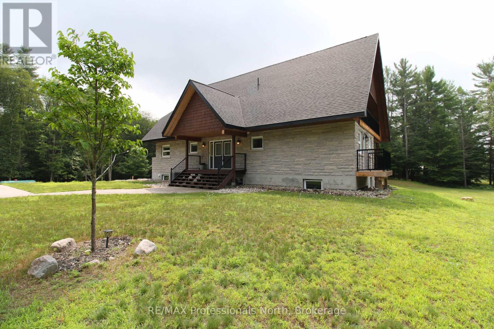 1196 Ravenscliffe Road, Huntsville, Ontario  P1H 2N5 - Photo 2 - X13601910