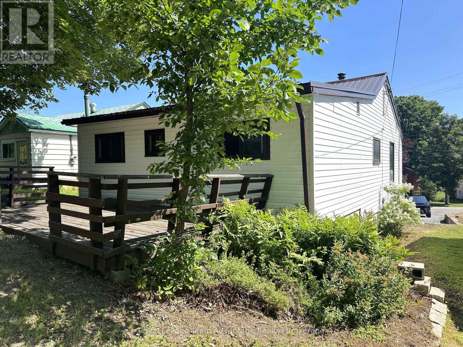 14 Riverdale Road, Parry Sound, Ontario  P2A 1N9 - Photo 2 - X13602176