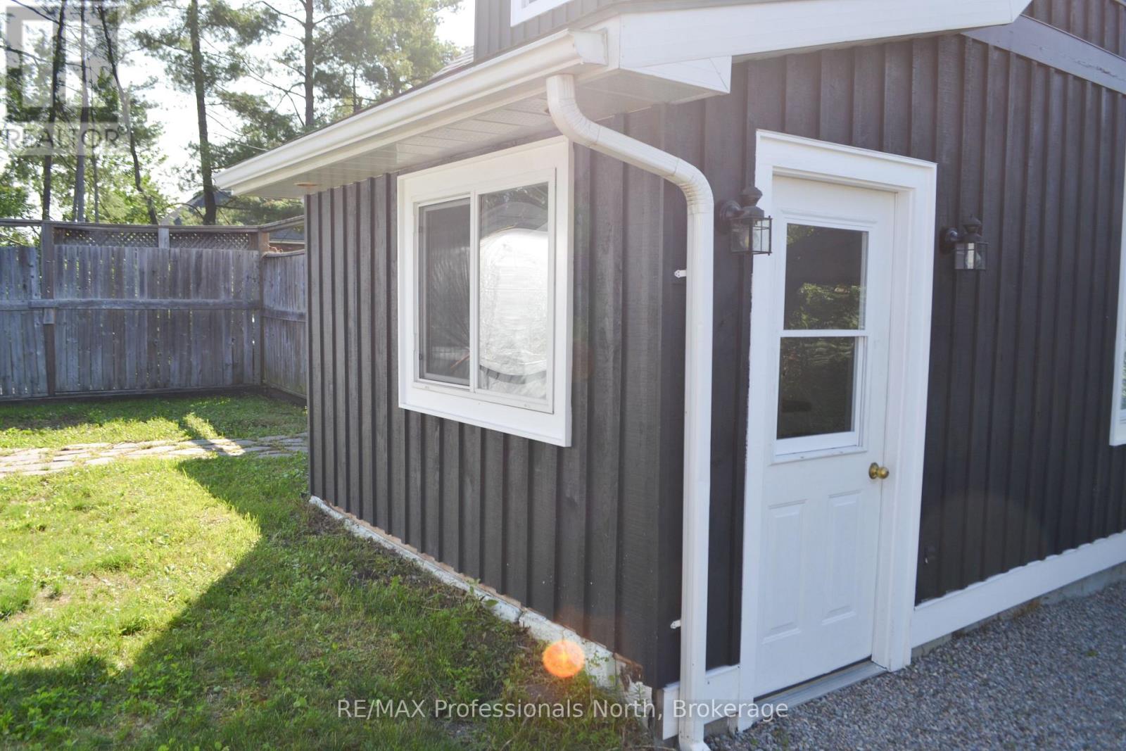 14 Princess Street, Huntsville, Ontario  P1H 1P2 - Photo 2 - X13604938