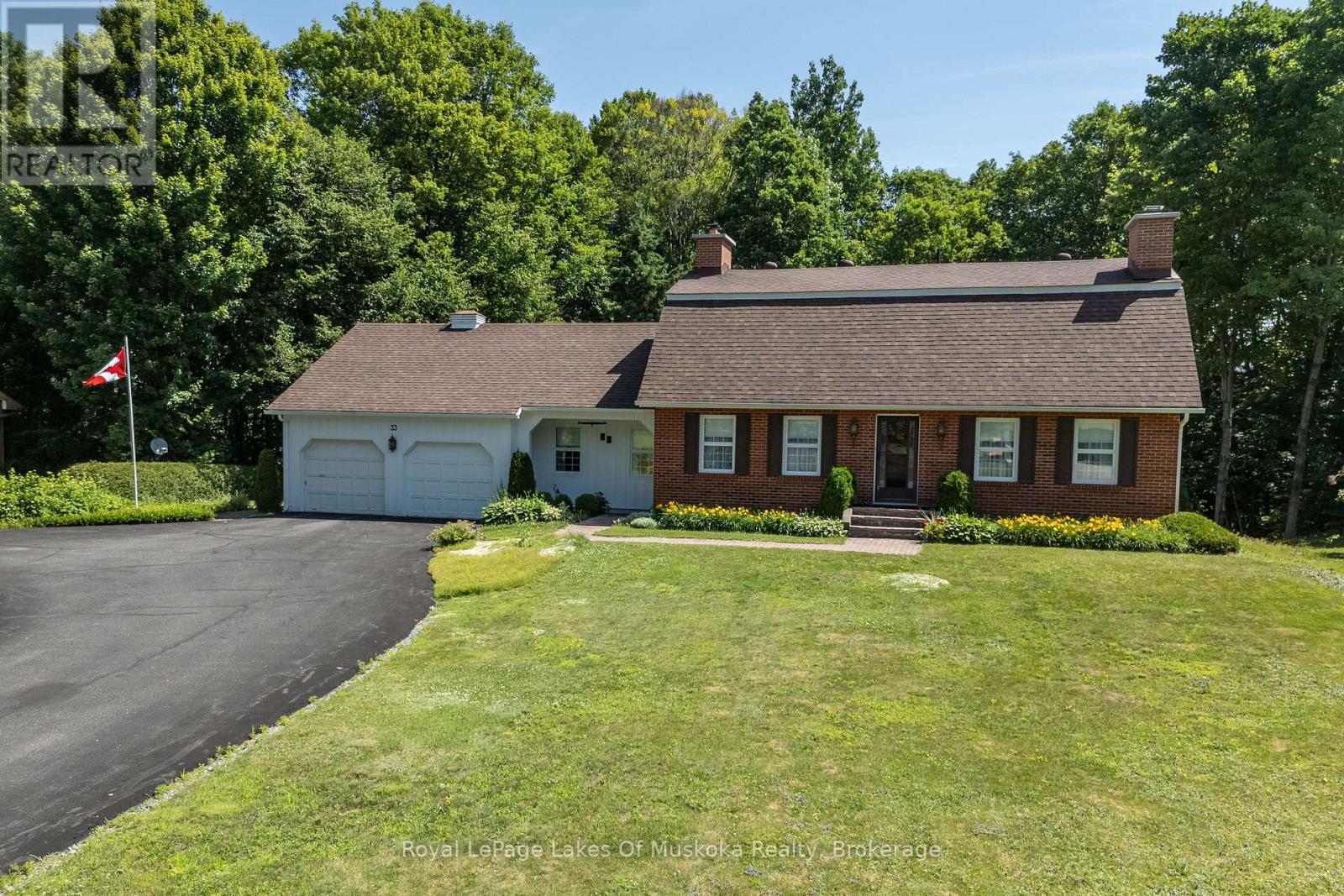 33 South Muskoka Drive, Bracebridge, Ontario  P1L 1M4 - Photo 1 - X13605878