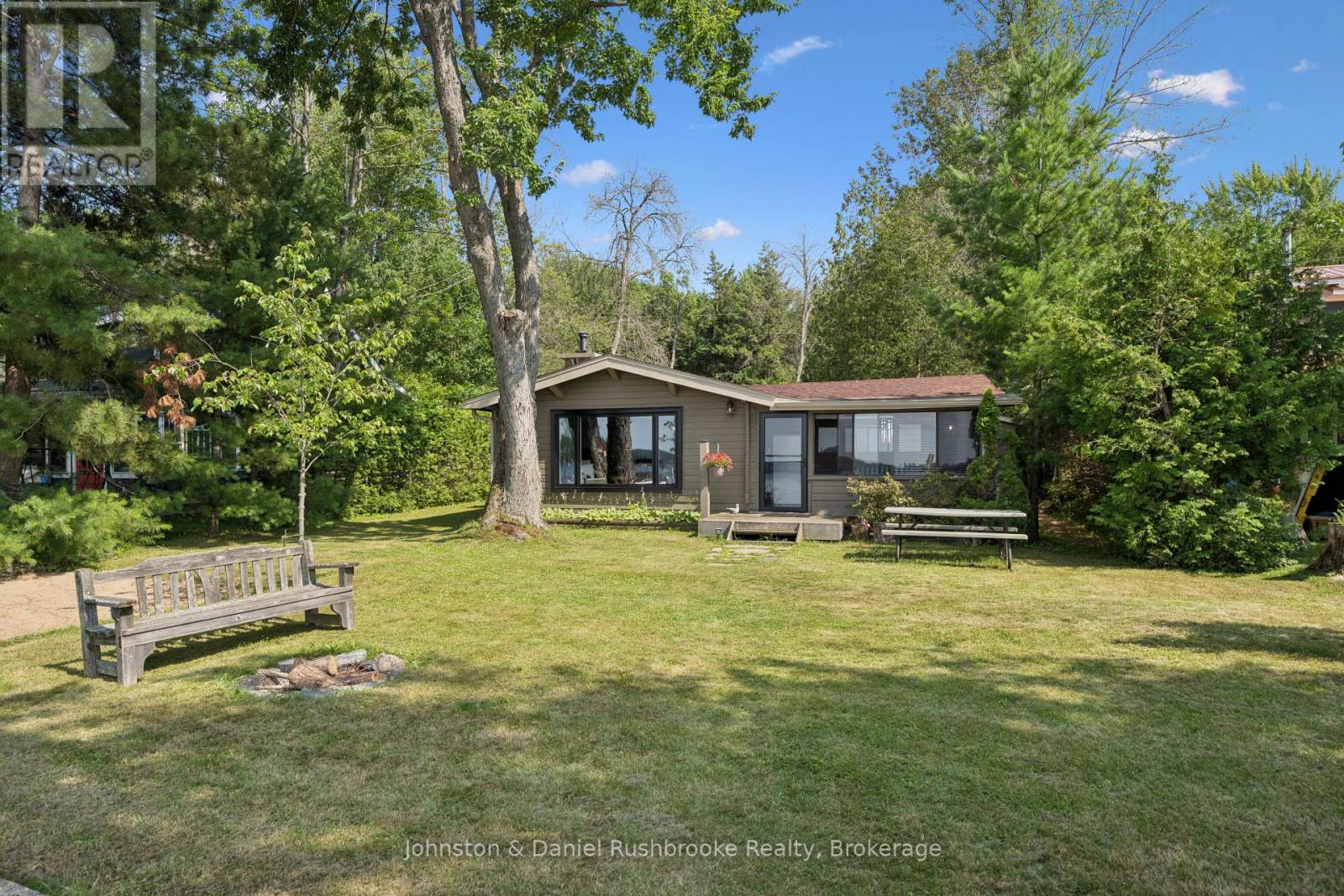 1046 Golden Point Road W, Bracebridge, Ontario  P1L 1W8 - Photo 2 - X13607594