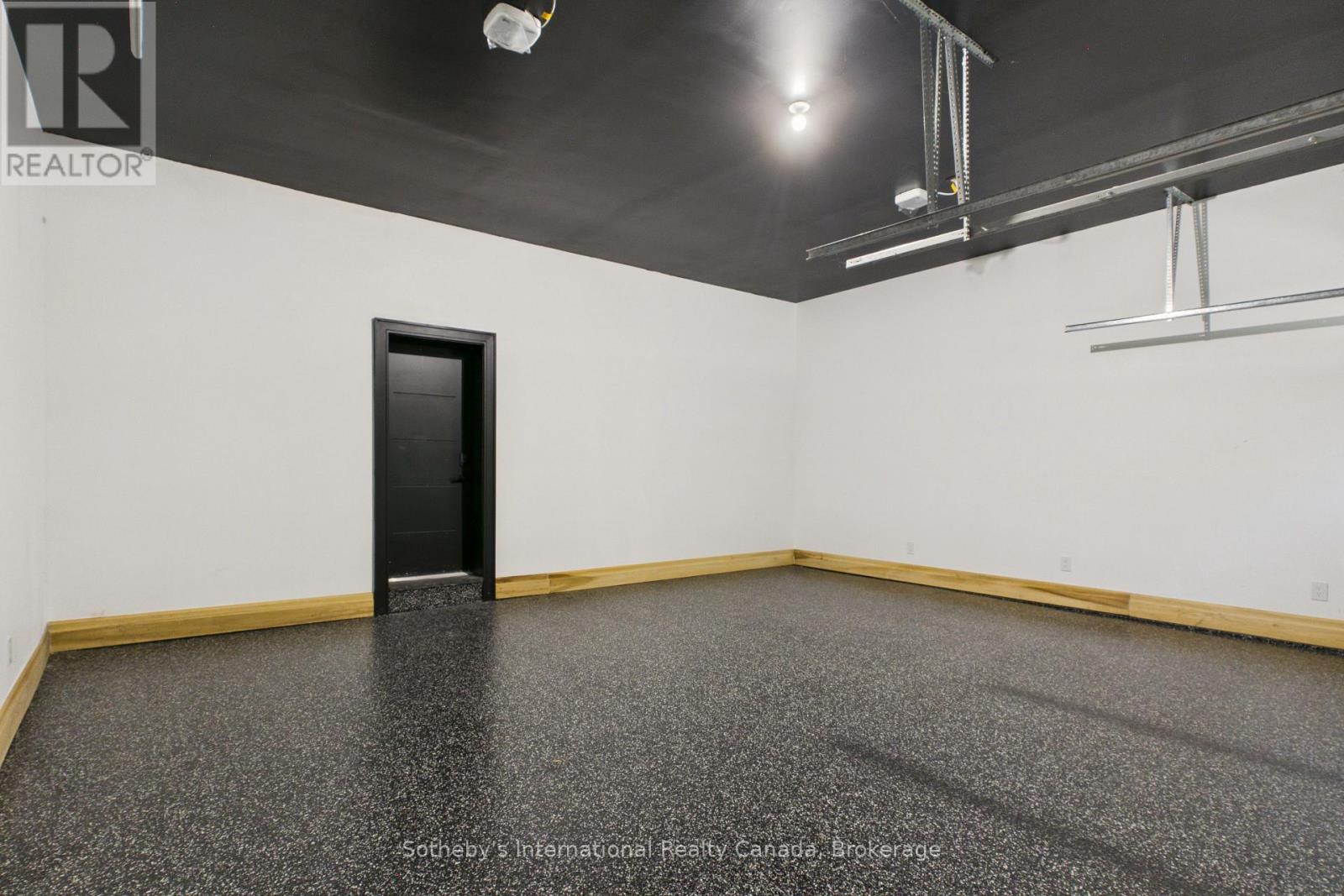 492 Brunel Road, Huntsville, Ontario  P1H 1R9 - Photo 2 - X13609846