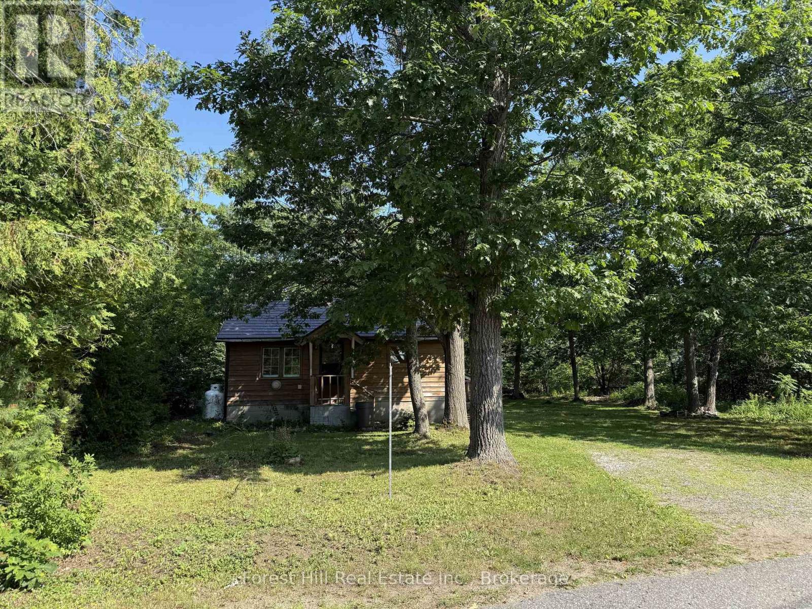 1033 Grey Street, Muskoka Lakes, Ontario  P0C 1A0 - Photo 2 - X13615888