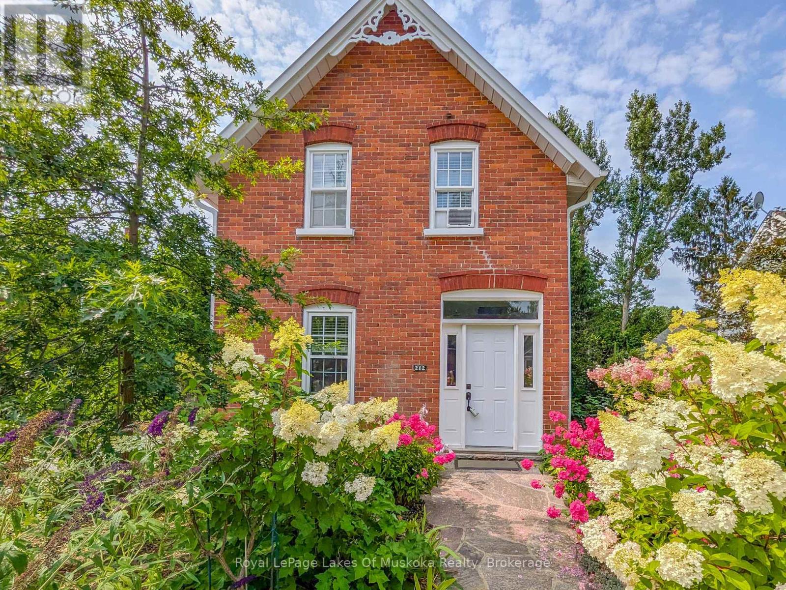 212 James Street, Bracebridge, Ontario  P1L 2B8 - Photo 1 - X13627566