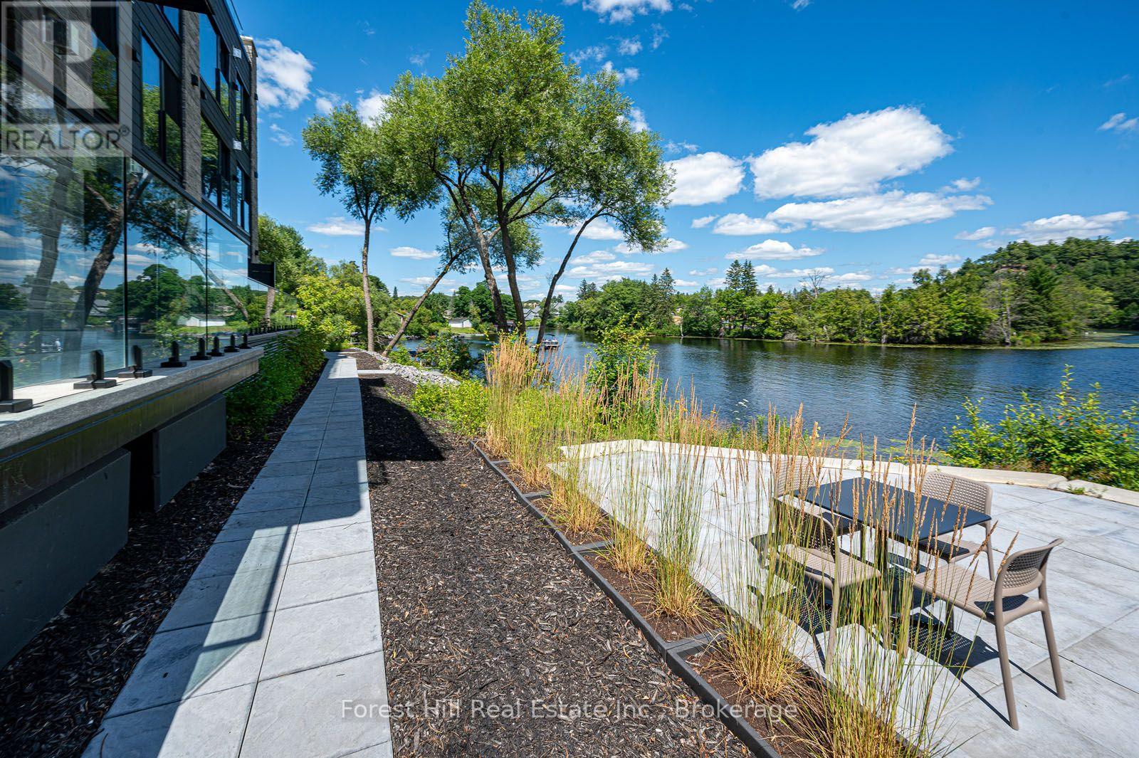 202 - 32 Brunel Road S, Huntsville, Ontario P1H 1P5 - Photo 4 - X13630342