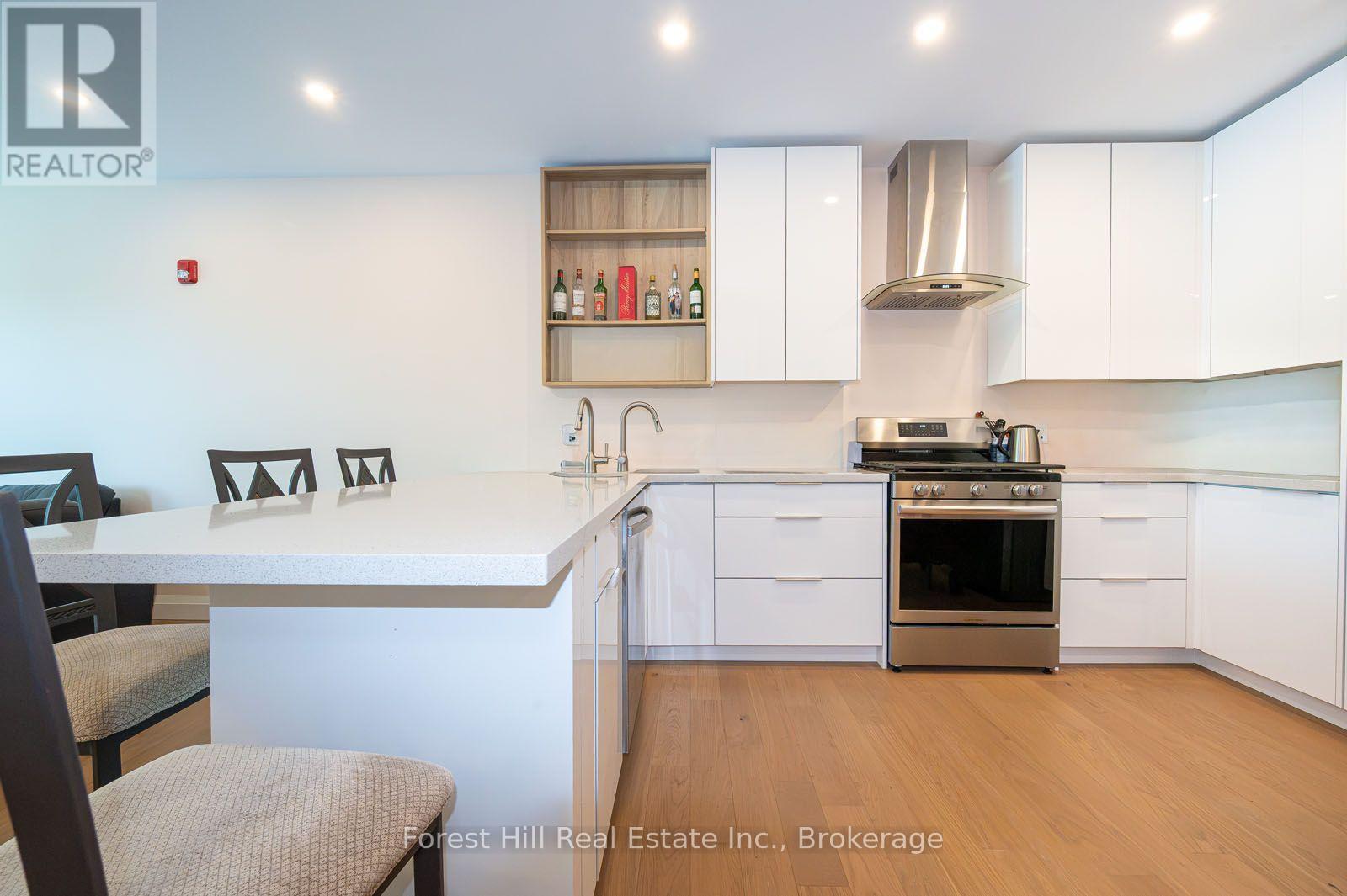 202 - 32 Brunel Road S, Huntsville, Ontario P1H 1P5 - Photo 7 - X13630342