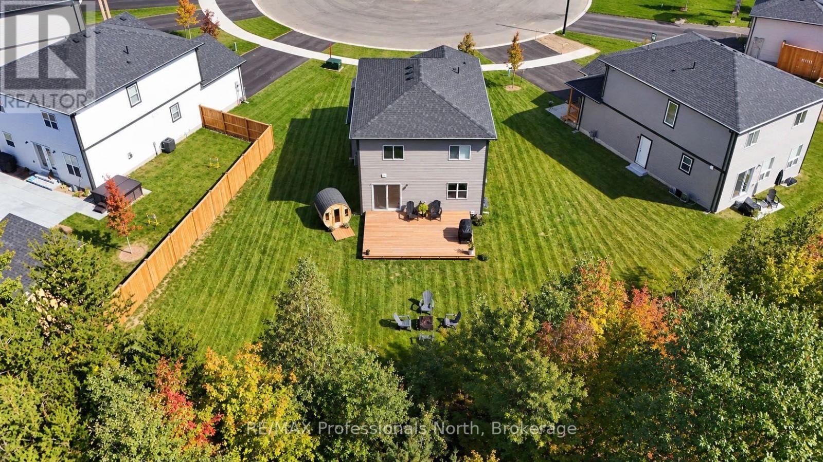 33 Whitehorn Park Road W, Bracebridge, Ontario P1L 1W9 - Photo 1 - X13637690