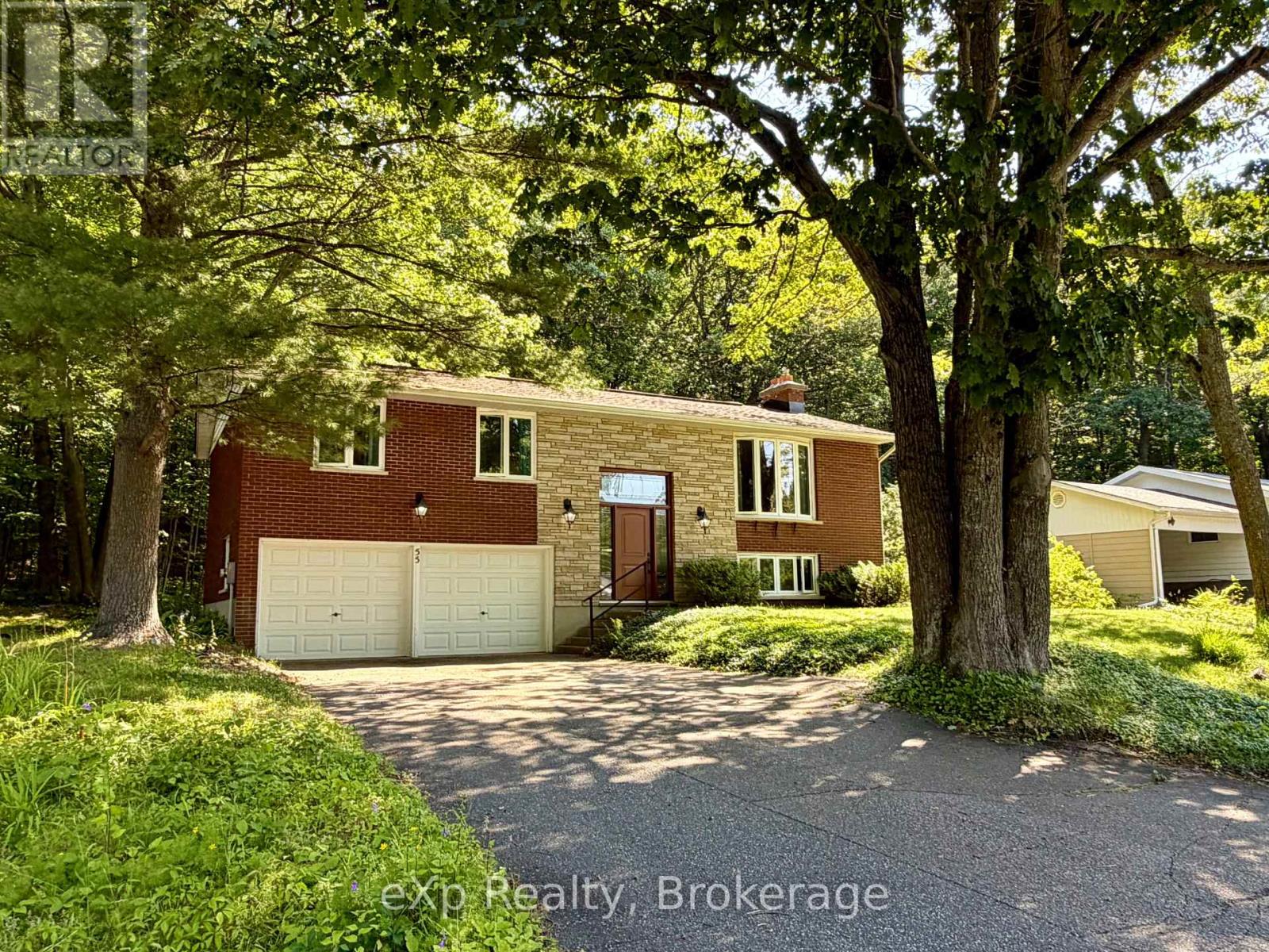 55 Wilshier Boulevard, Bracebridge, Ontario  P1L 1L2 - Photo 1 - X13638036