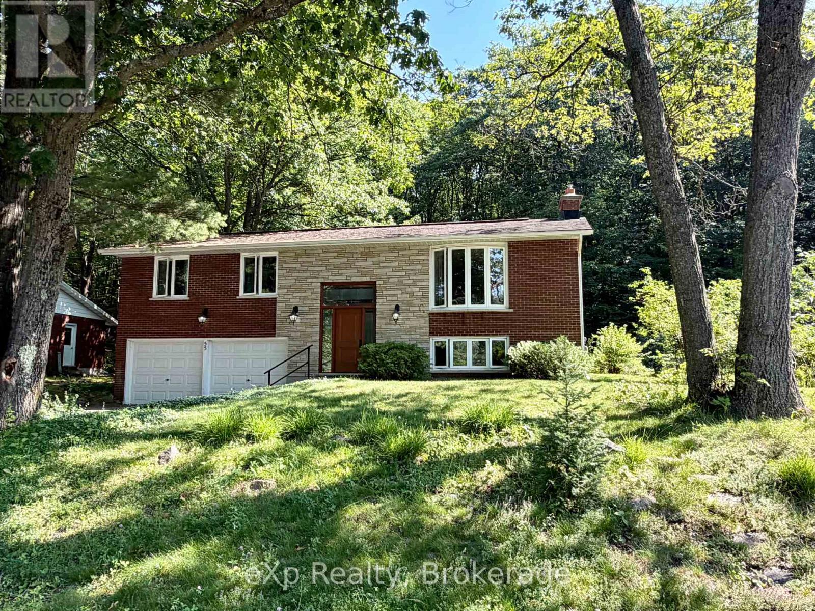 55 Wilshier Boulevard, Bracebridge, Ontario  P1L 1L2 - Photo 2 - X13638036