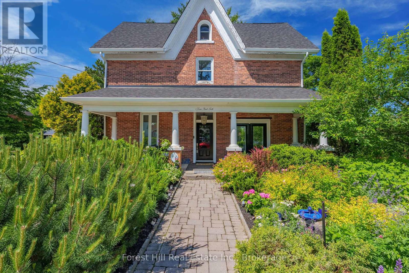 5 Lorne Street N, Huntsville, Ontario  P1H 2G1 - Photo 1 - X13638690