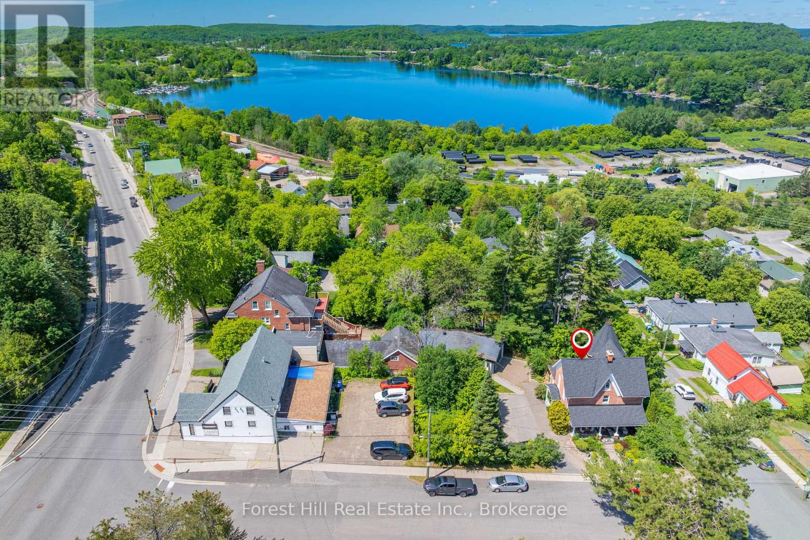 5 Lorne Street N, Huntsville, Ontario P1H 2G1 - Photo 2 - X13638706