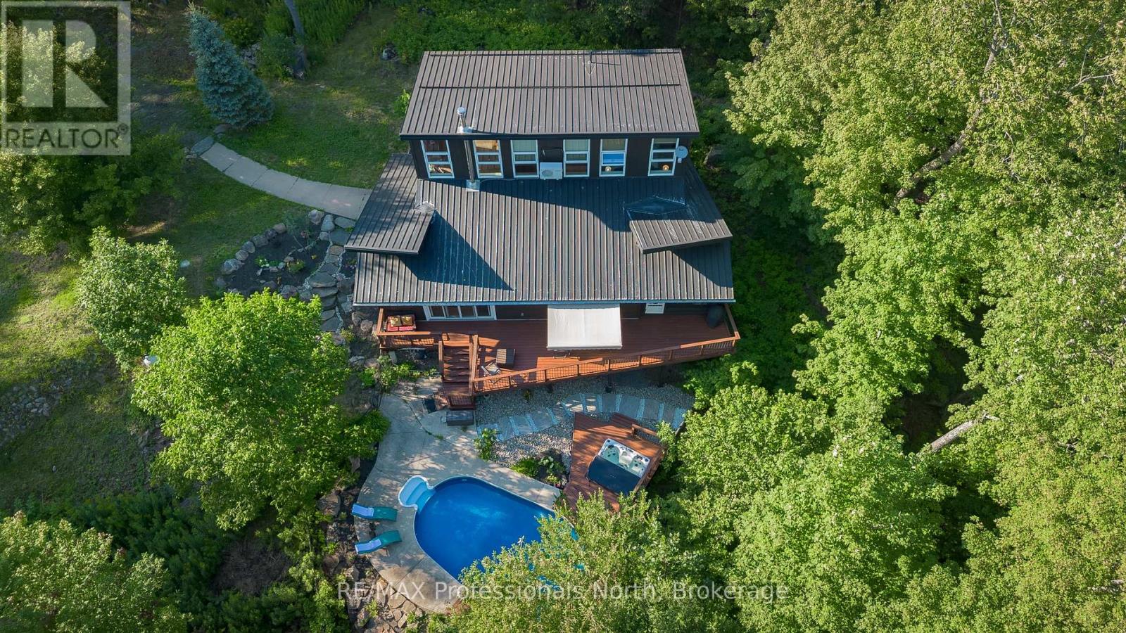 1756 Brunel Road, Huntsville, Ontario  P1H 2J3 - Photo 1 - X13641596