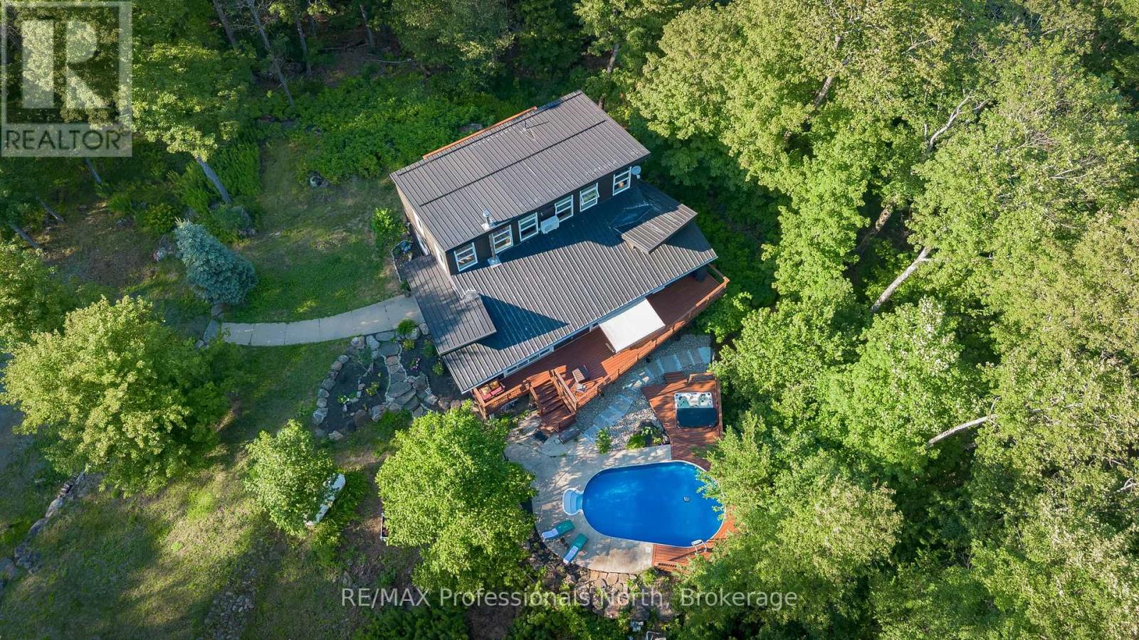 1756 Brunel Road, Huntsville, Ontario  P1H 2J3 - Photo 2 - X13641596