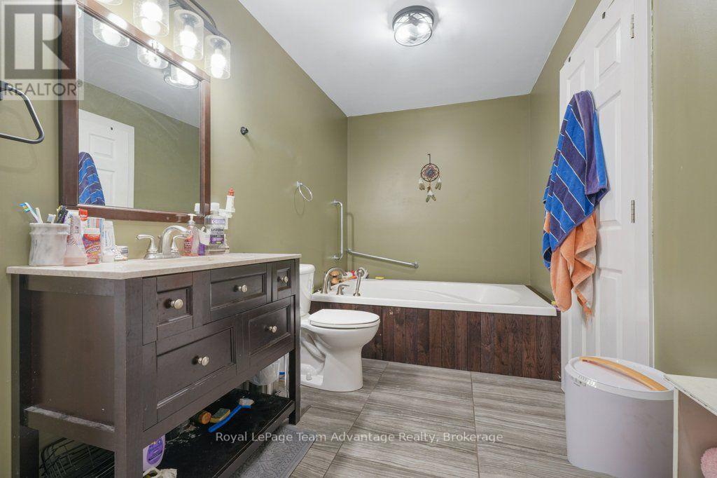 30 Hanna Road, Parry Sound, Ontario  P2A 1R2 - Photo 35 - X13641622