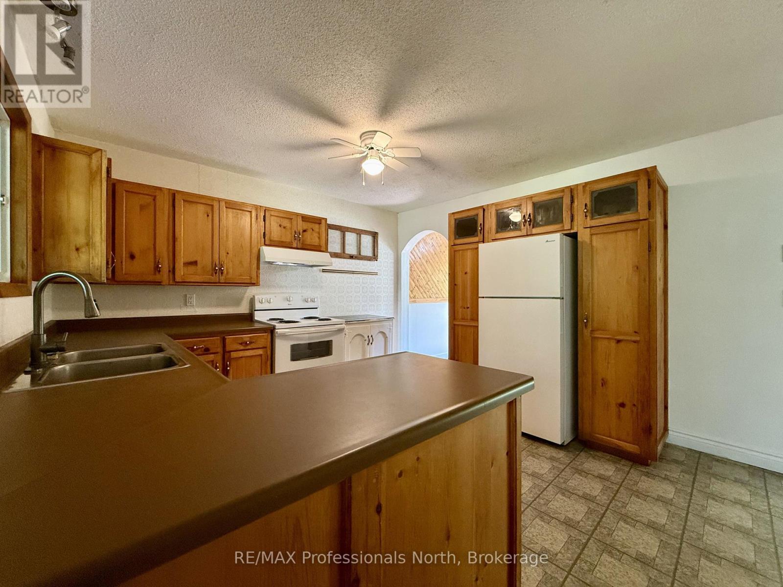 1125 Fairy Falls Road, Lake Of Bays, Ontario  P0B 1A0 - Photo 16 - X13641698