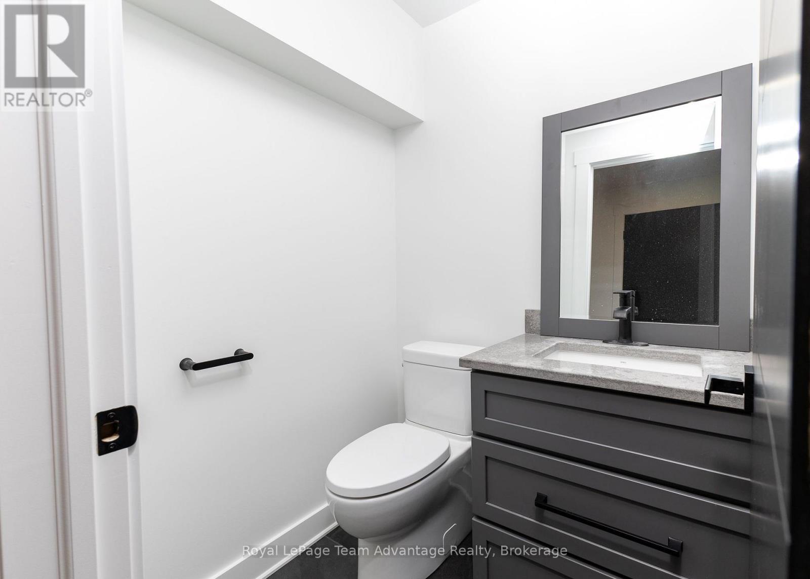 53 Dennis Drive, Parry Sound, Ontario P2A 0E4 - Photo 38 - X13644624